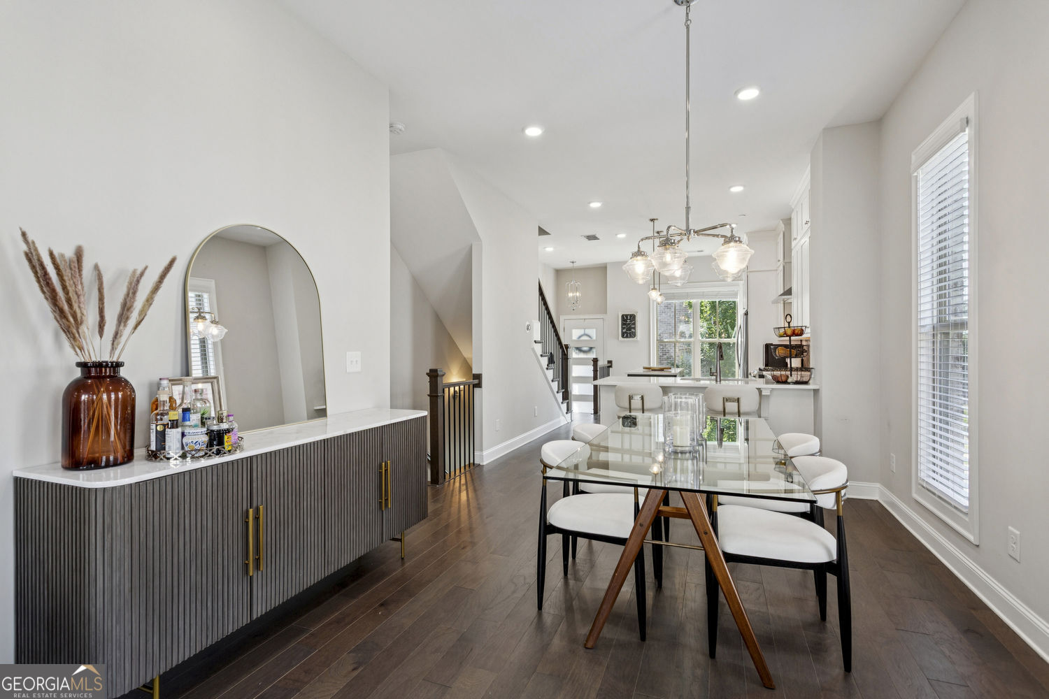 Sandy Springs, Georgia 30342, United States, 2 Bedrooms Bedrooms, ,3 BathroomsBathrooms,Residential,Active,254593