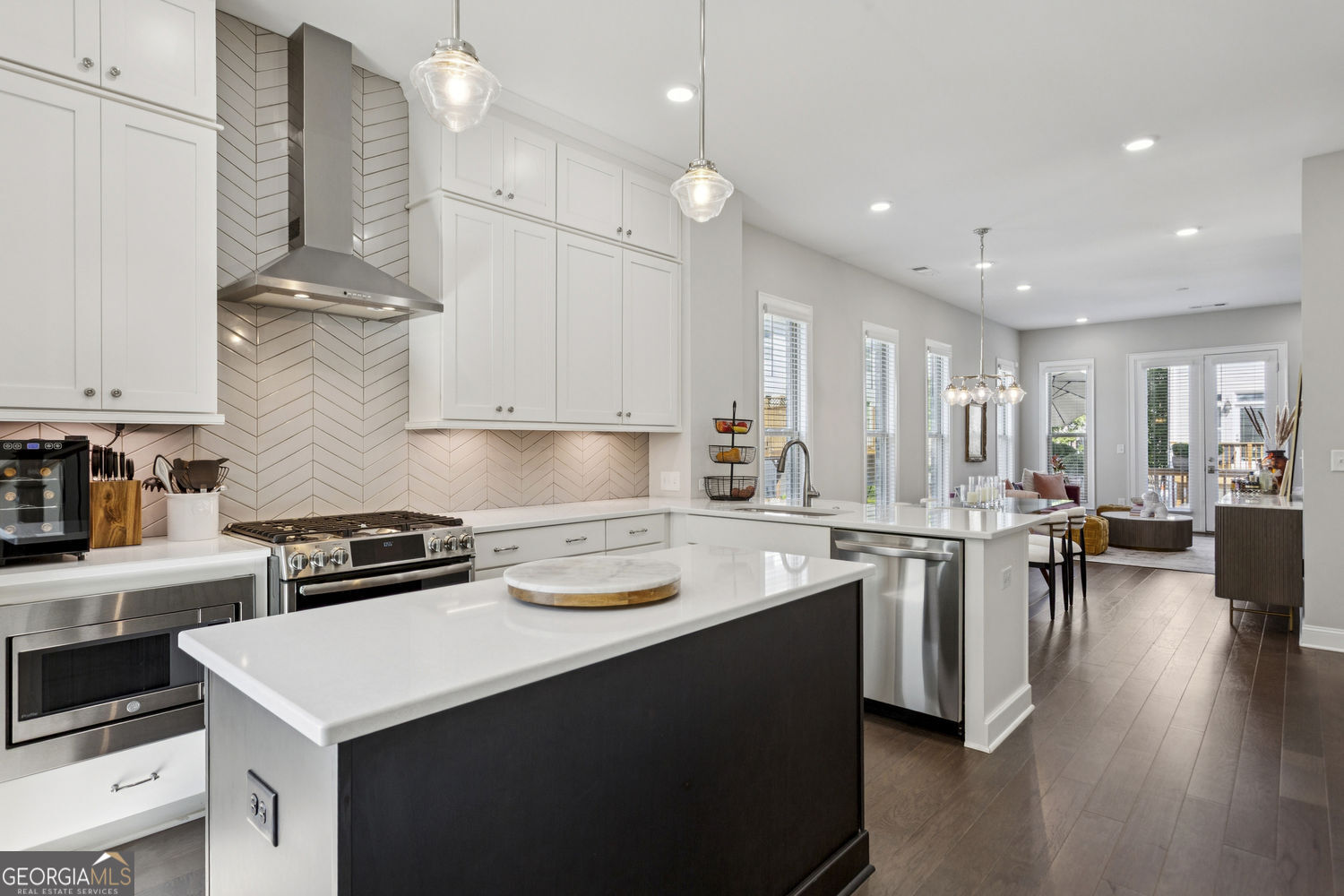 Sandy Springs, Georgia 30342, United States, 2 Bedrooms Bedrooms, ,3 BathroomsBathrooms,Residential,Active,254593