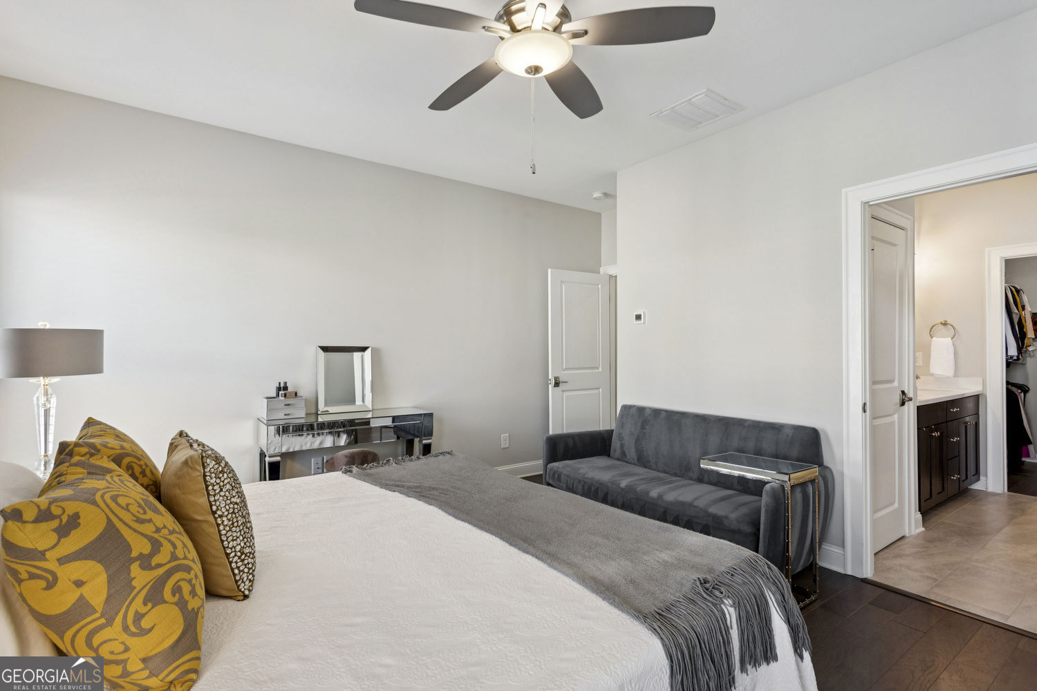 Sandy Springs, Georgia 30342, United States, 2 Bedrooms Bedrooms, ,3 BathroomsBathrooms,Residential,Active,254593