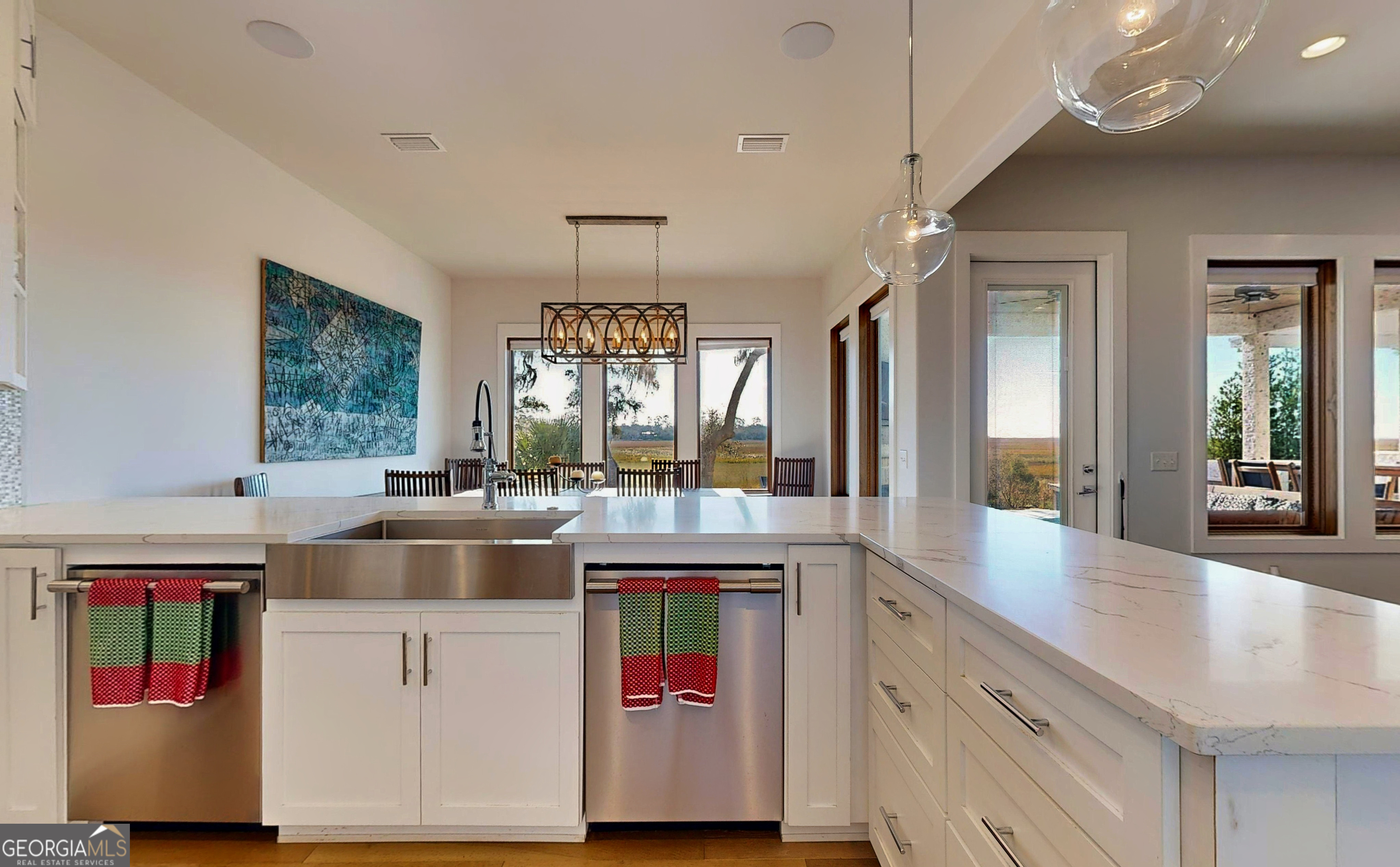 305 Yacht Club LN