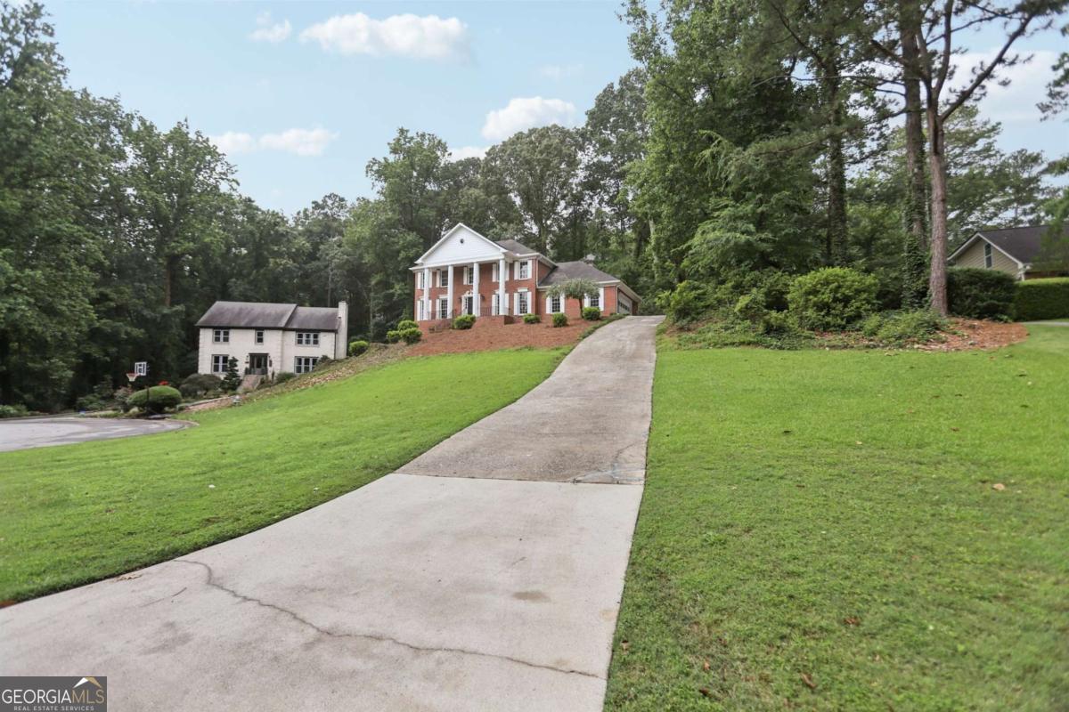 5276 Beechwood CT