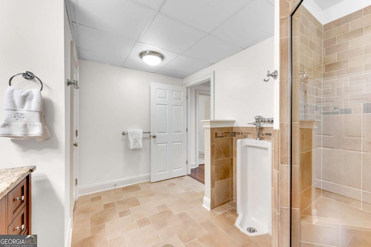 Hampton Woods - Residential