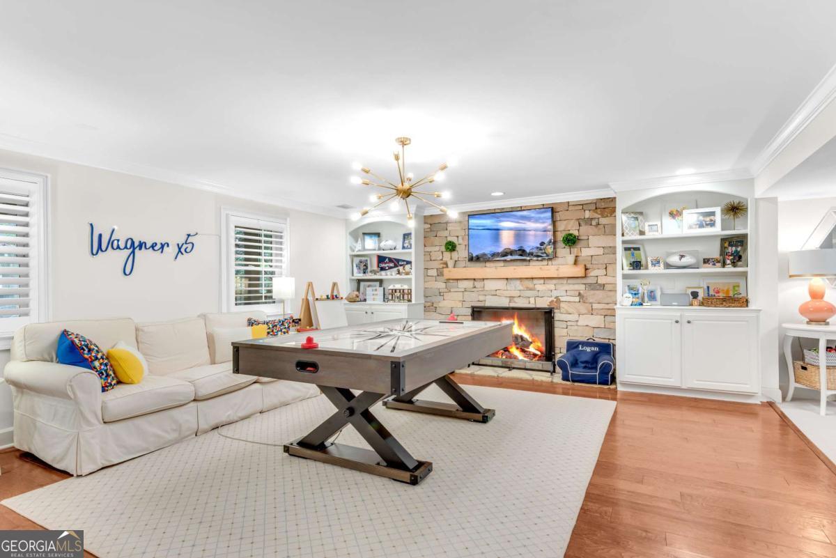 Hampton Woods - Residential