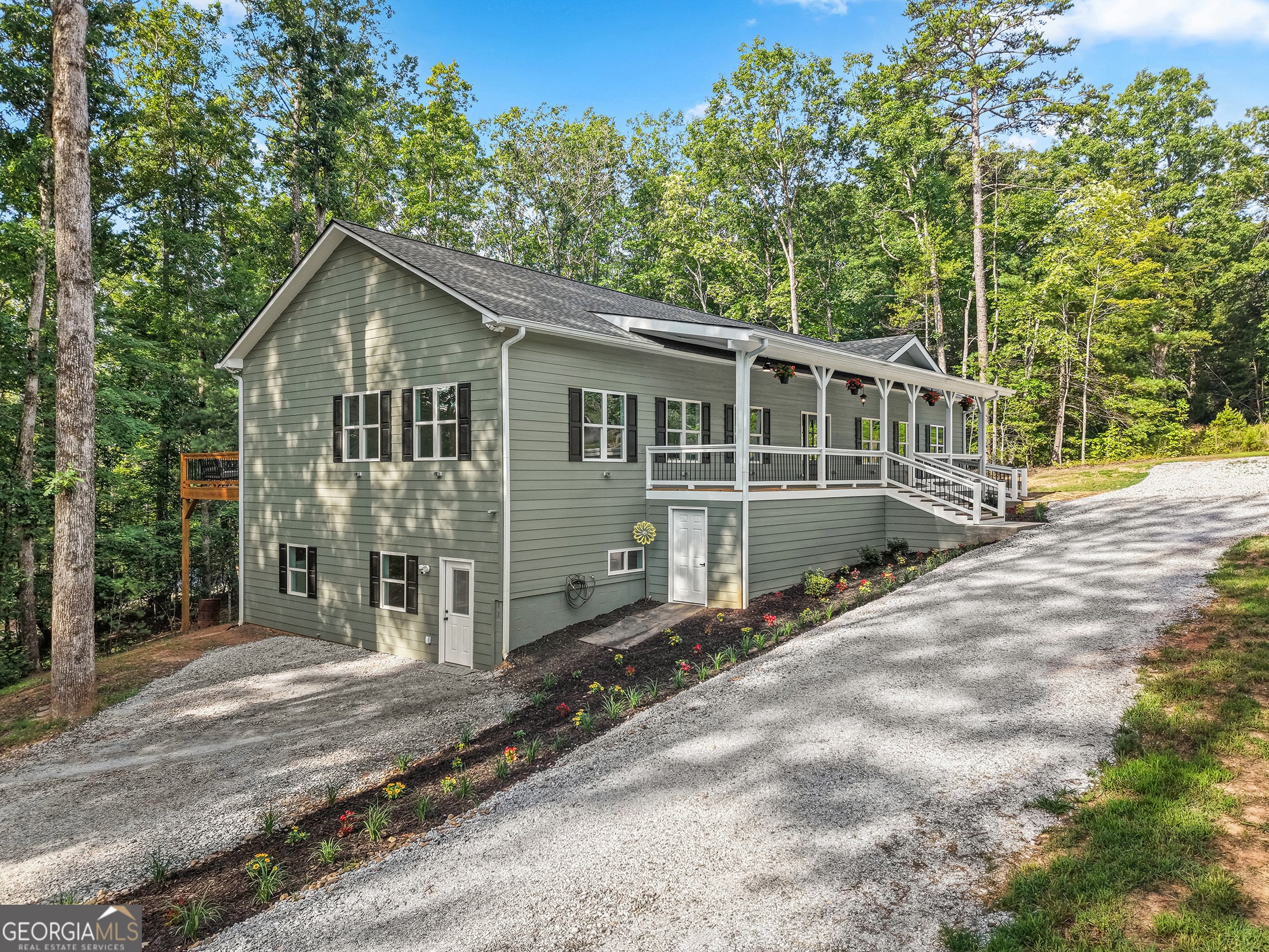 684 McCrackin RD