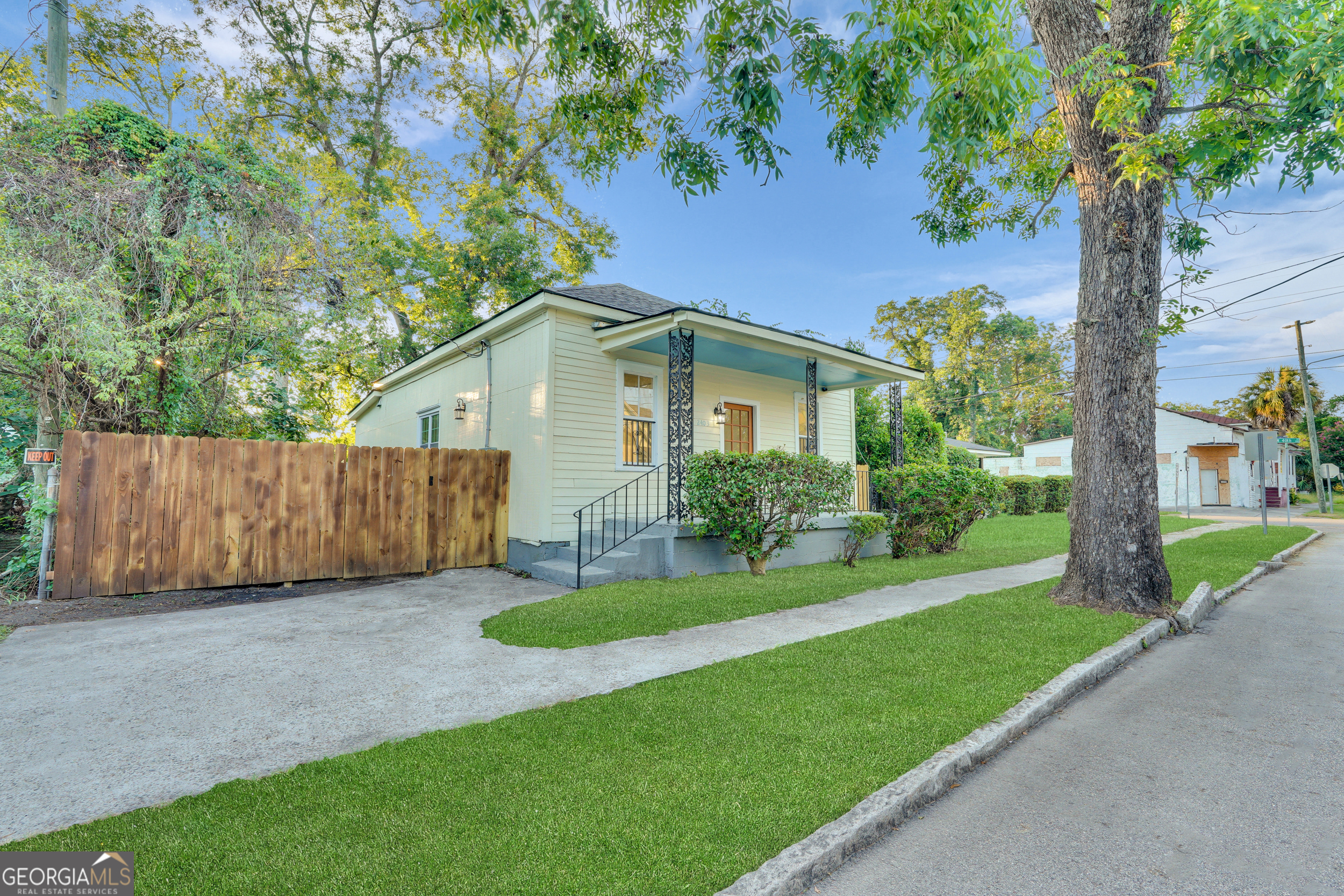 2403 Florance ST