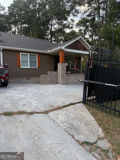 586 COMMERCIAL AVE Atlanta GA 30318