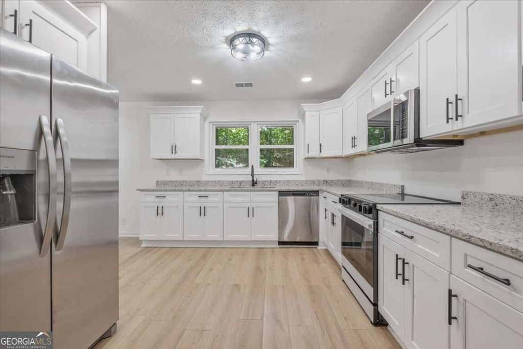 Photo of 45 E Center Road SE, Rome, GA 30161 (MLS # 10740991)