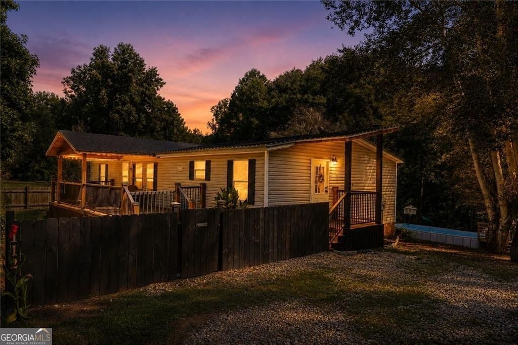 Photo of 112 Center Grove Dr, cleveland, GA 30528 (MLS # 10838861)