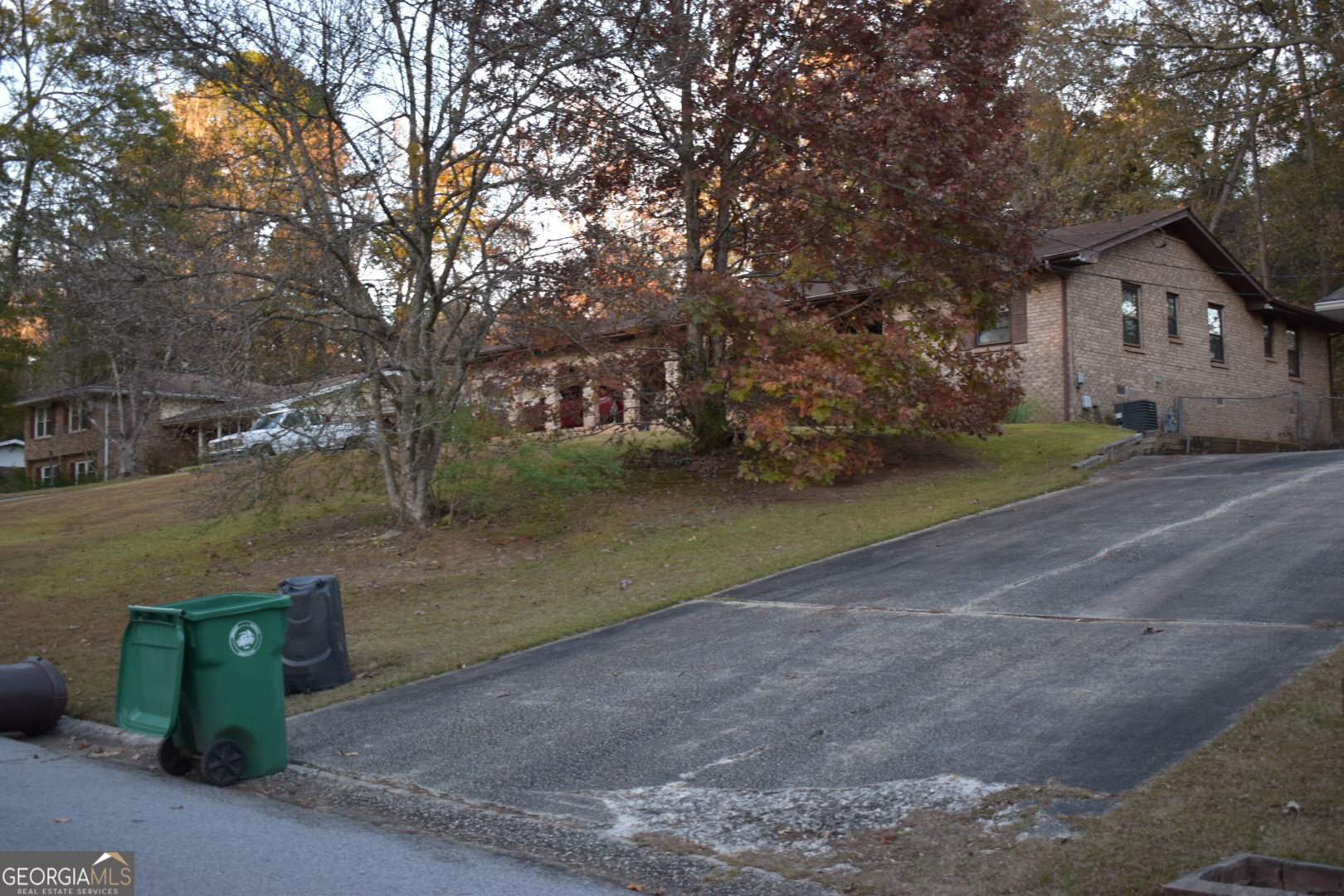 4290 Cedar Valley LN