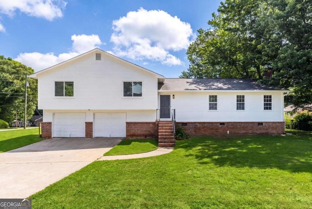 Photo of 2250 Ridge Forest Drive, Grayson, GA 30017 (MLS # 10872215)