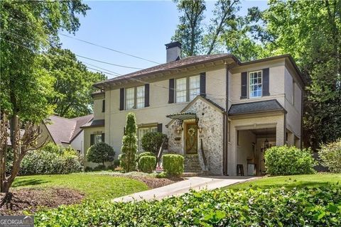 Photo of 685 E Morningside Drive NE, Atlanta, GA 30324 (MLS # 10633198)