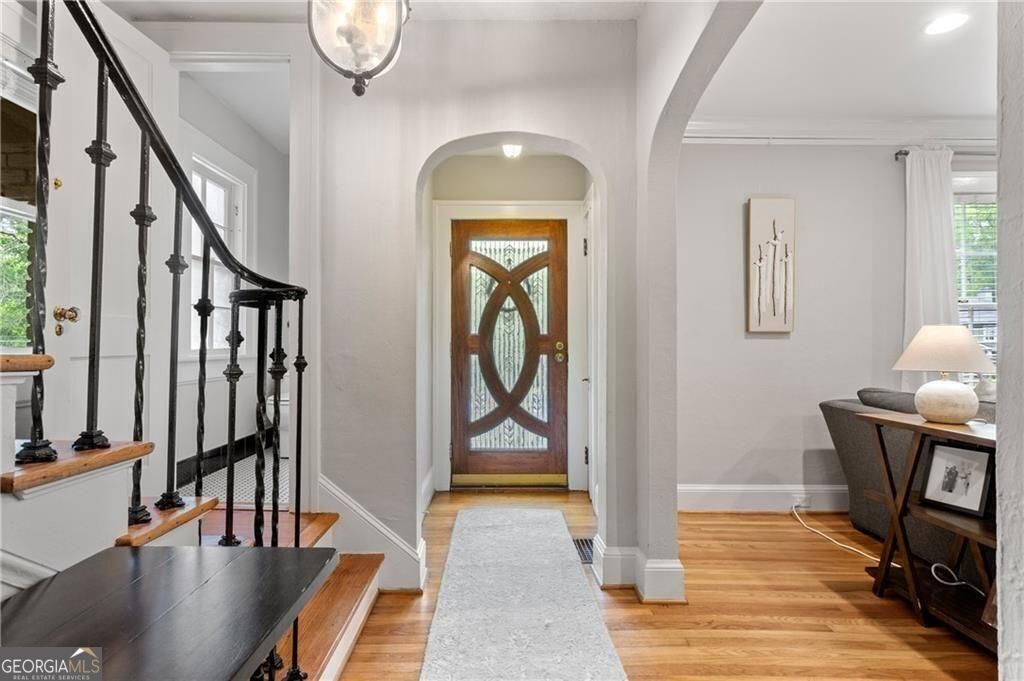 Photo of 685 E Morningside Drive NE, Atlanta, GA 30324 (MLS # 10633198)