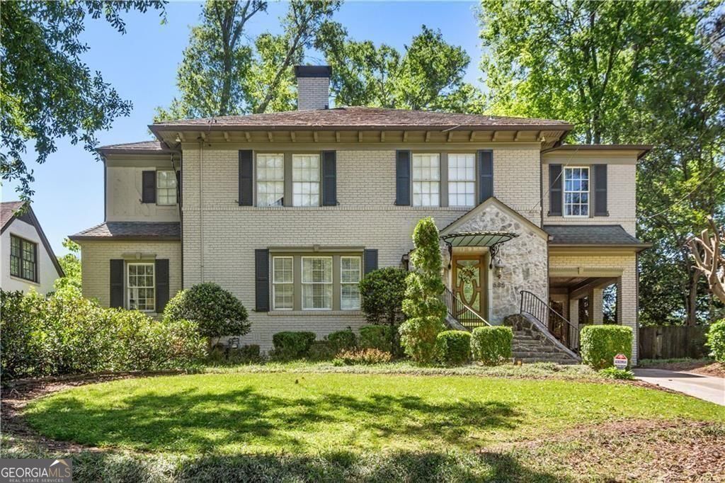 Photo of 685 E Morningside Drive NE, Atlanta, GA 30324 (MLS # 10633198)