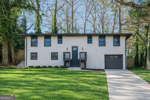 Photo of 422 Susan Creek Drive, Stone Mountain, GA 30083 (MLS # 10673094)