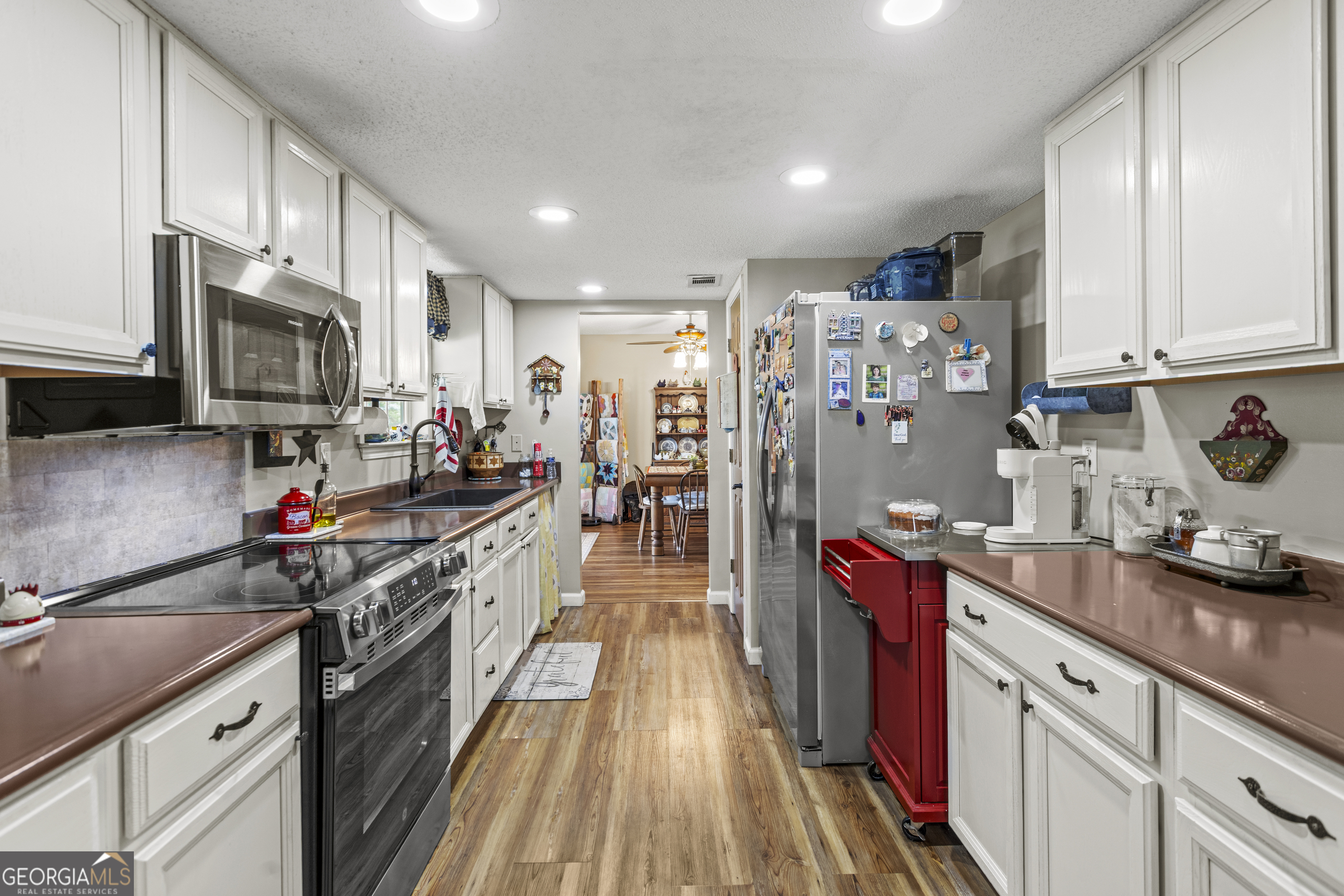 315 Jeanies RD