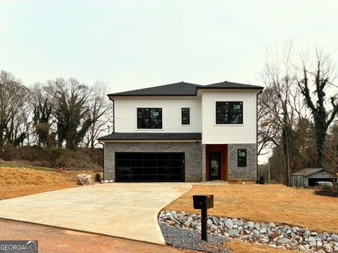 587 Woodland AVE Scottdale GA 30079