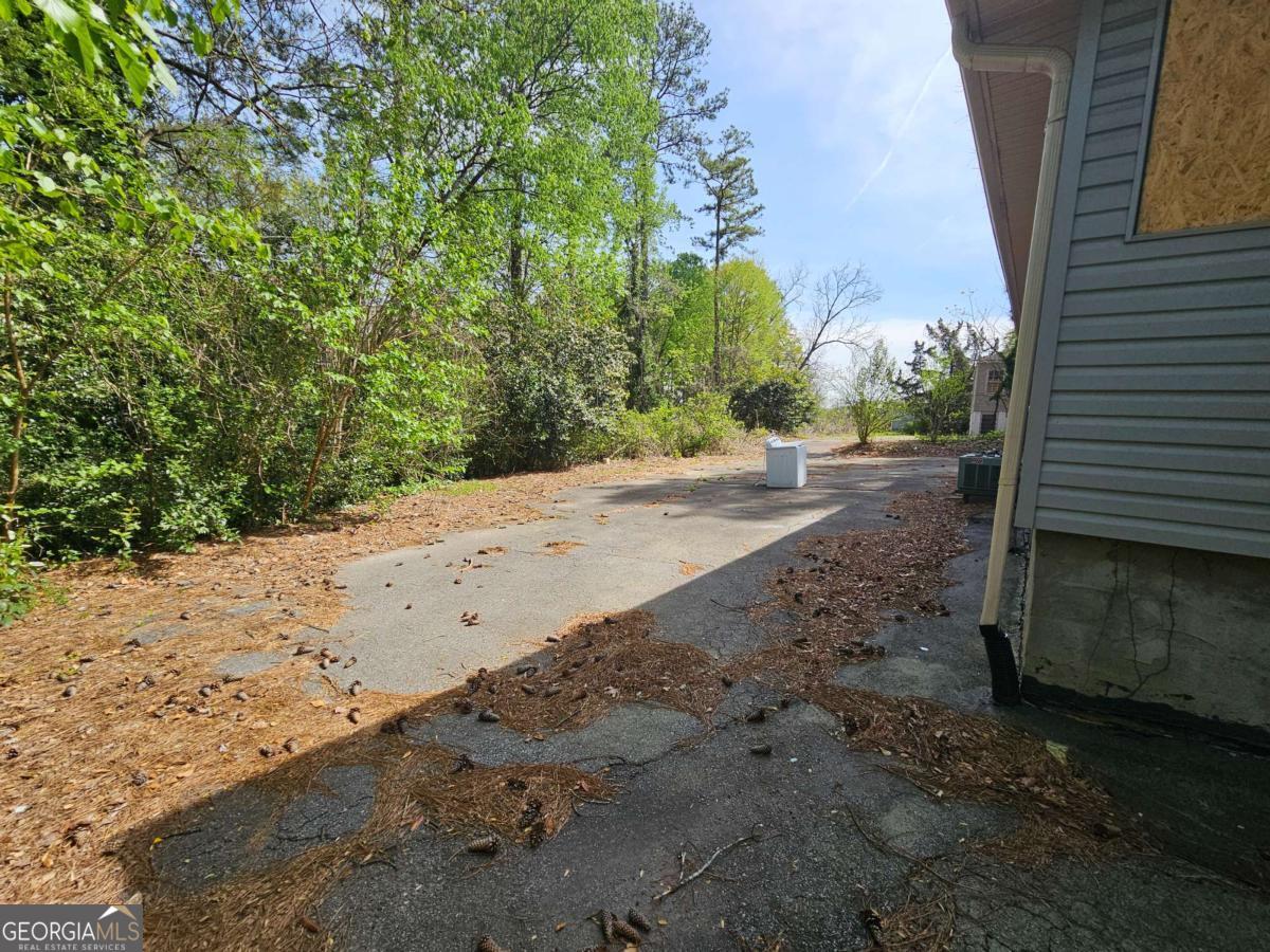 1805 Clairmont RD