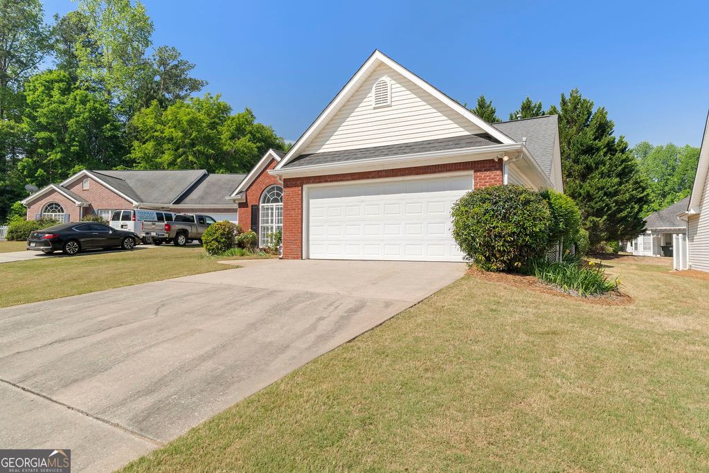 Photo of 295 Cloverwood Drive, Fayetteville, GA 30215 (MLS # 10739985)