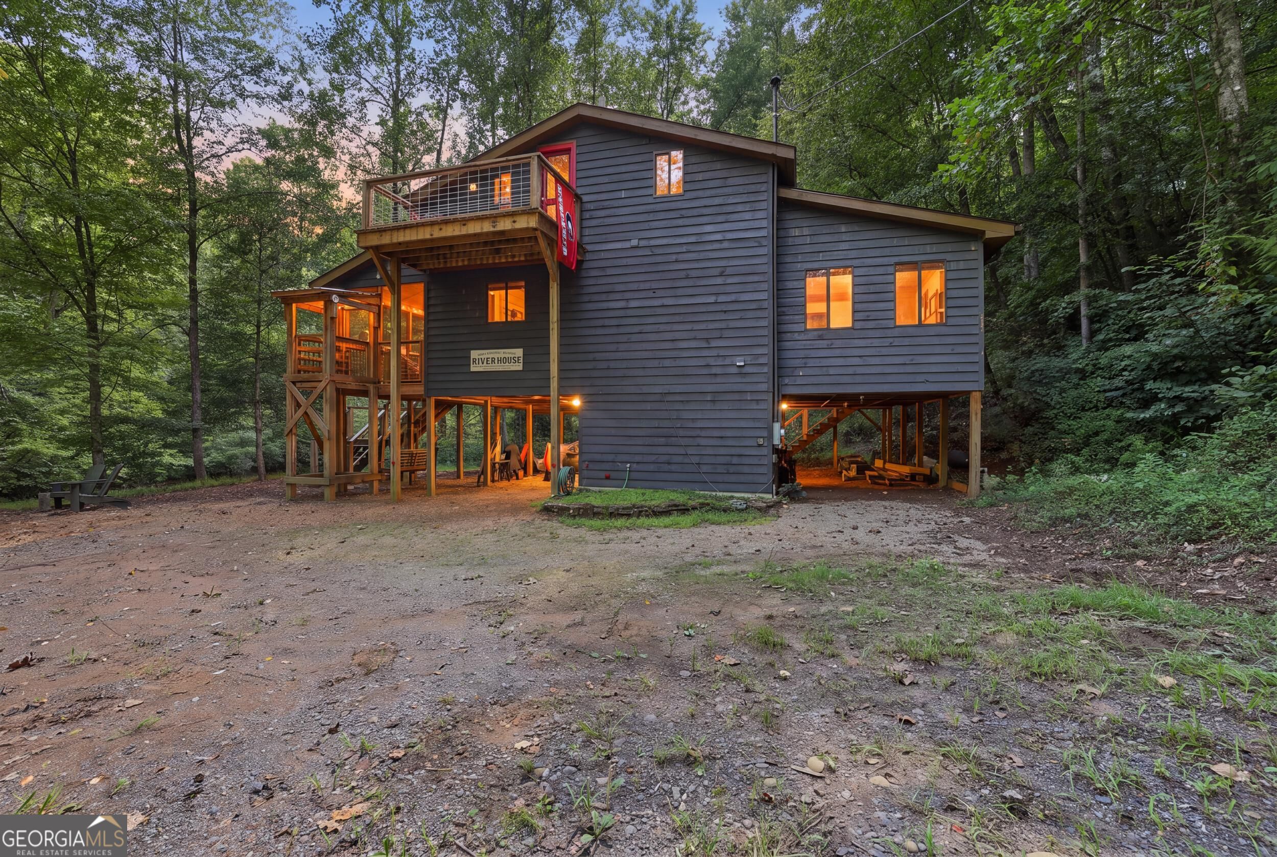 54 Dixon LN