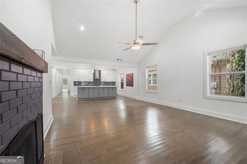 883 GASTON ST SW
