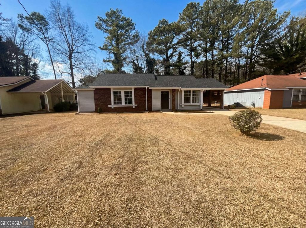 Photo of 673 Utoy Circle SW, Atlanta, GA 30331 (MLS # 10702927)