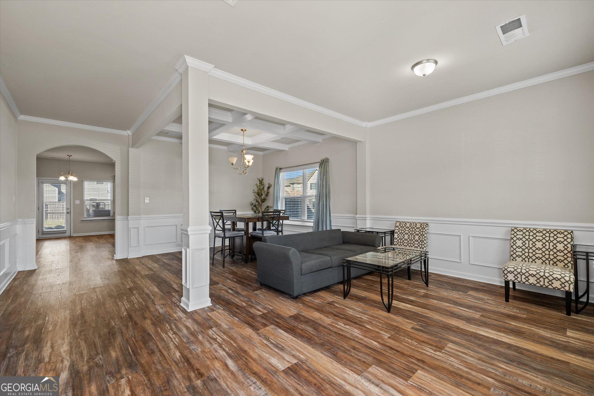 501 Dora LN