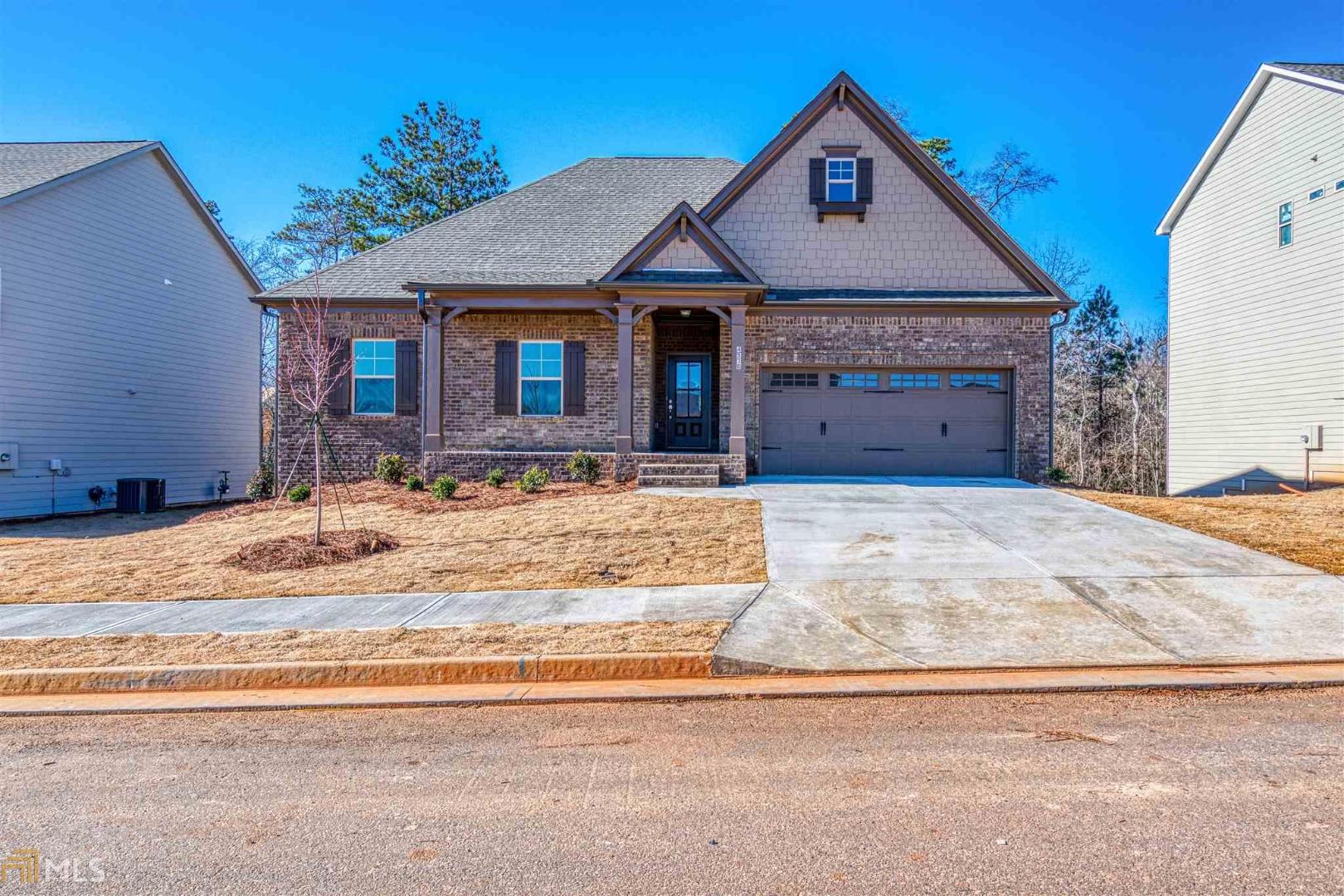 Oxford Ranch 3 Bedrooms/2 Baths with-áBonus Room Up! Open plan with main living spaces flowing together: great room with corner fireplace, separate breakfast area & kitchen w/large work island with bar stool seating & walk-in pantry. Master on Main with private door to laundry on main. Master bath has double vanity, enlarged shower & walk-in closet. Upstairs has 4th bedroom/3rd Bath with huge walk-in closet. Under Construction. Sample Images.