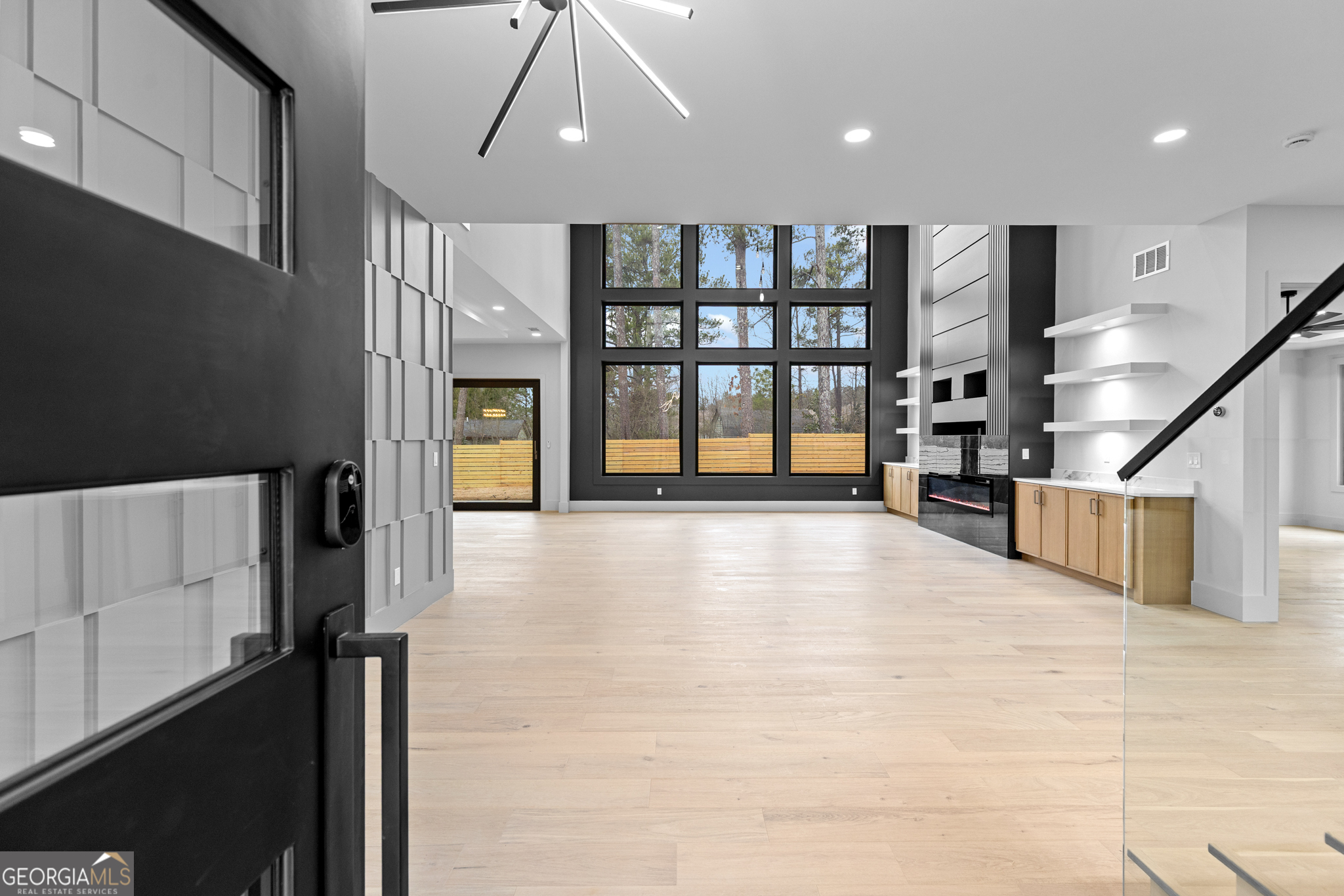 2695 Collins Hill RD