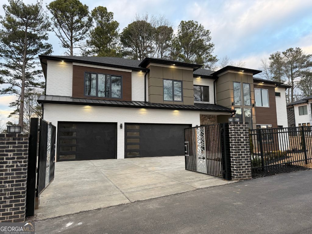 2695 Collins Hill RD