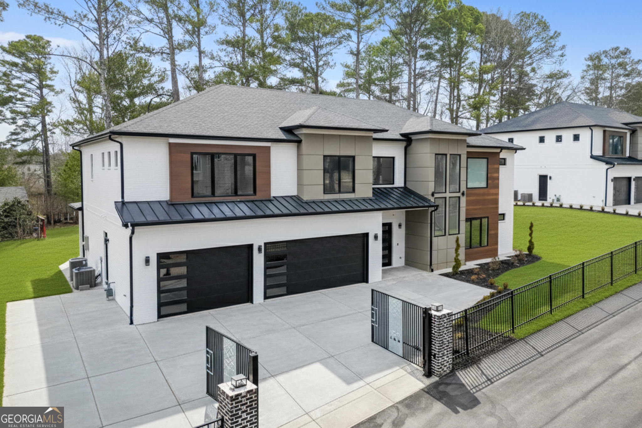 2695 Collins Hill RD