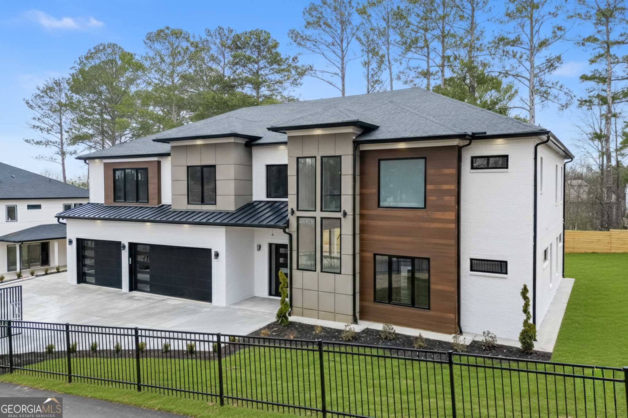 2695 Collins Hill RD