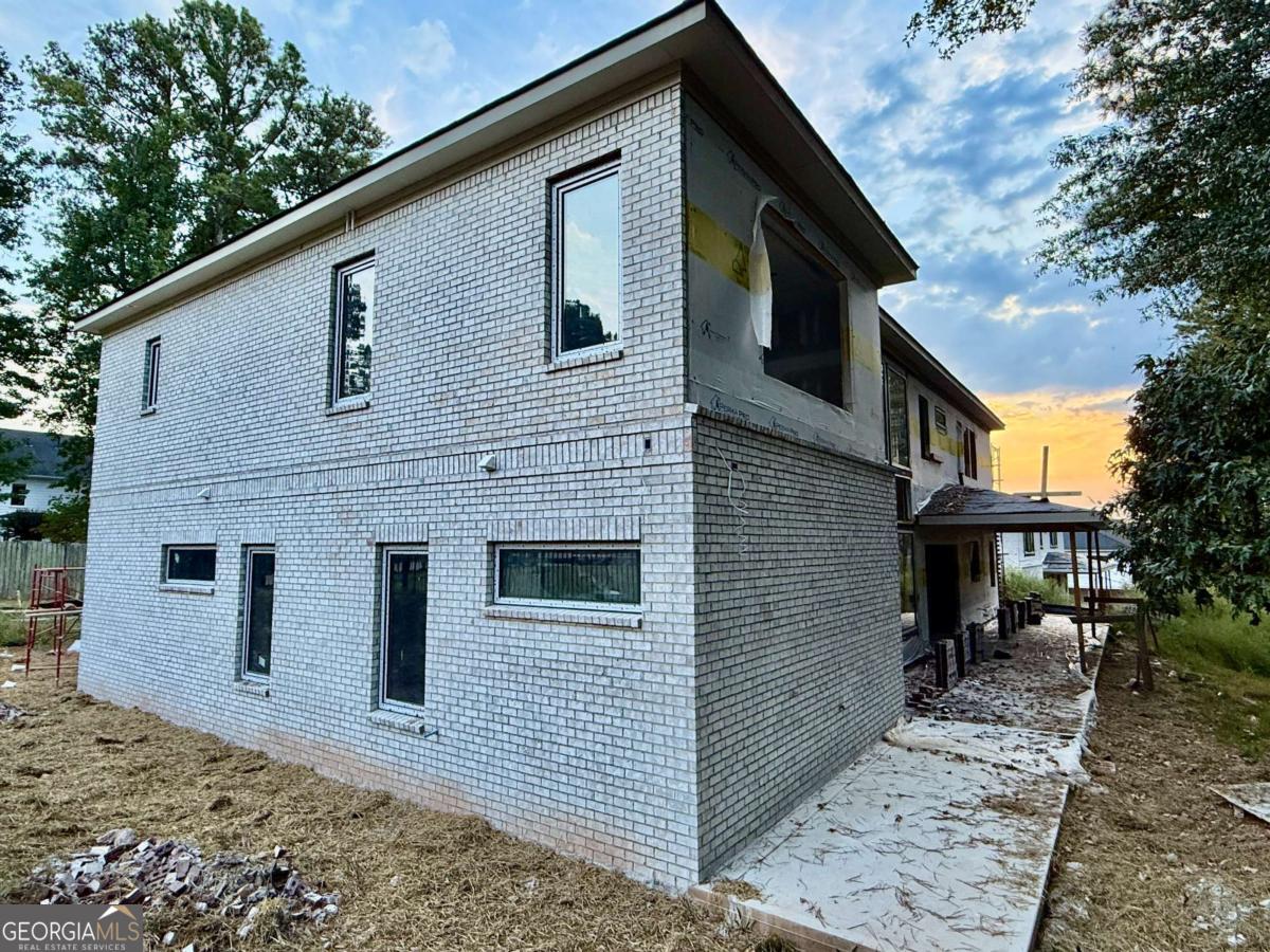 2695 Collins Hill RD