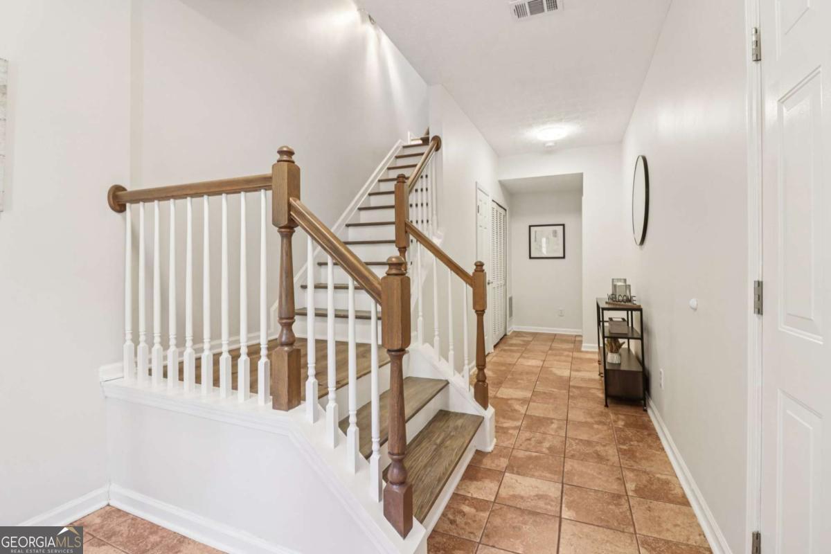528 Lantern Wood DR