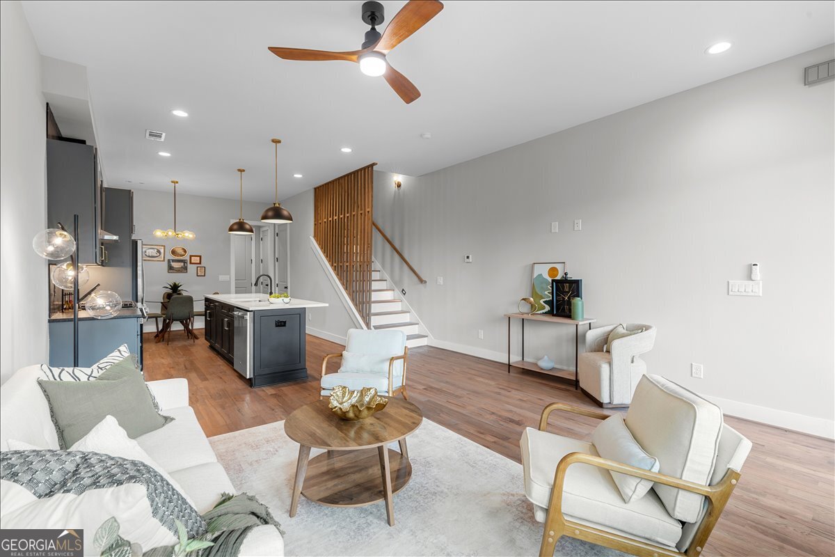 458 Connally ST SE