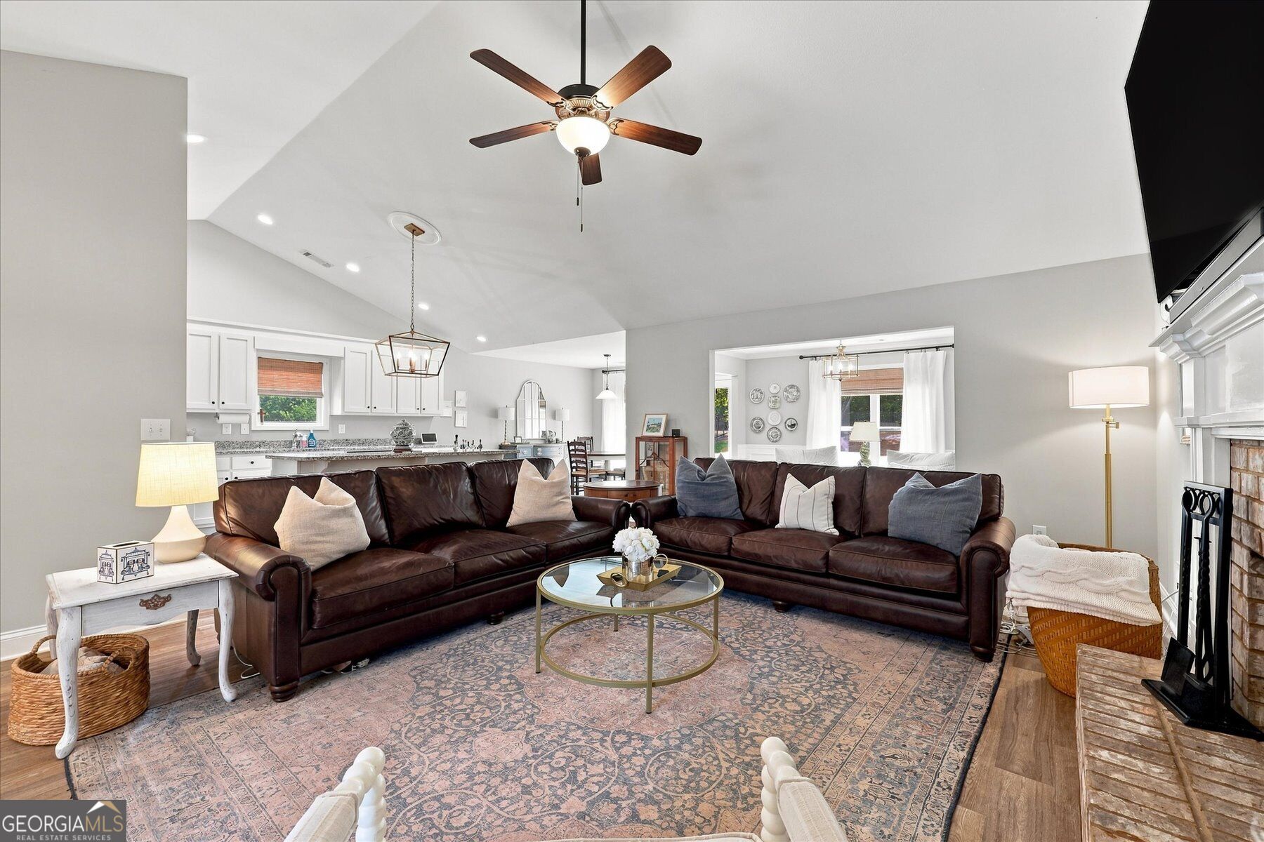 276 Kinsley WAY