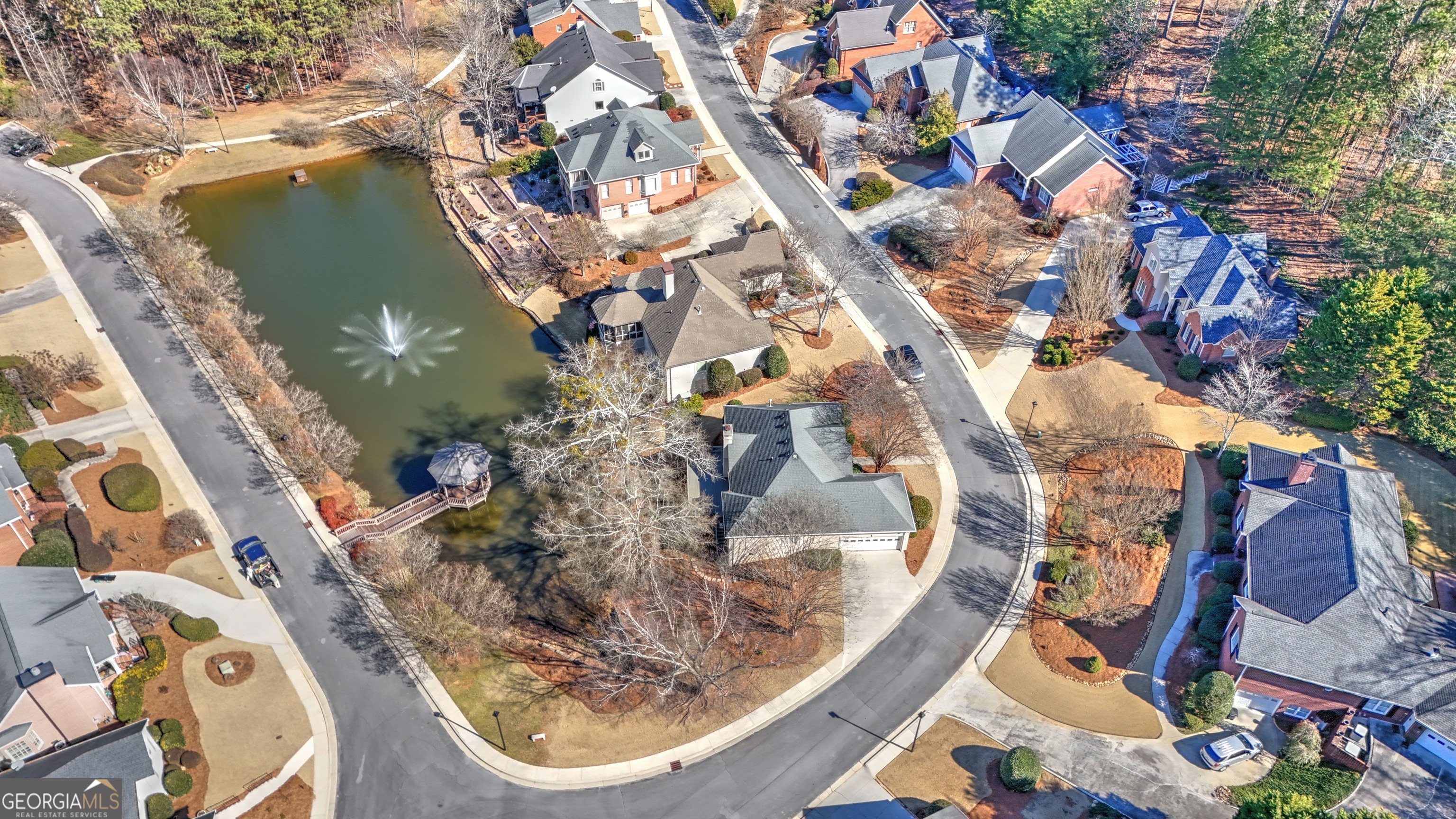 153 Vinings Court SE