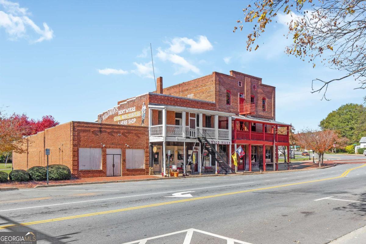 Whispering Lake - Residential