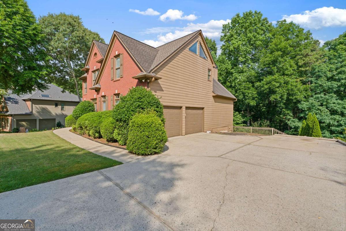 163 Woodcliff DR