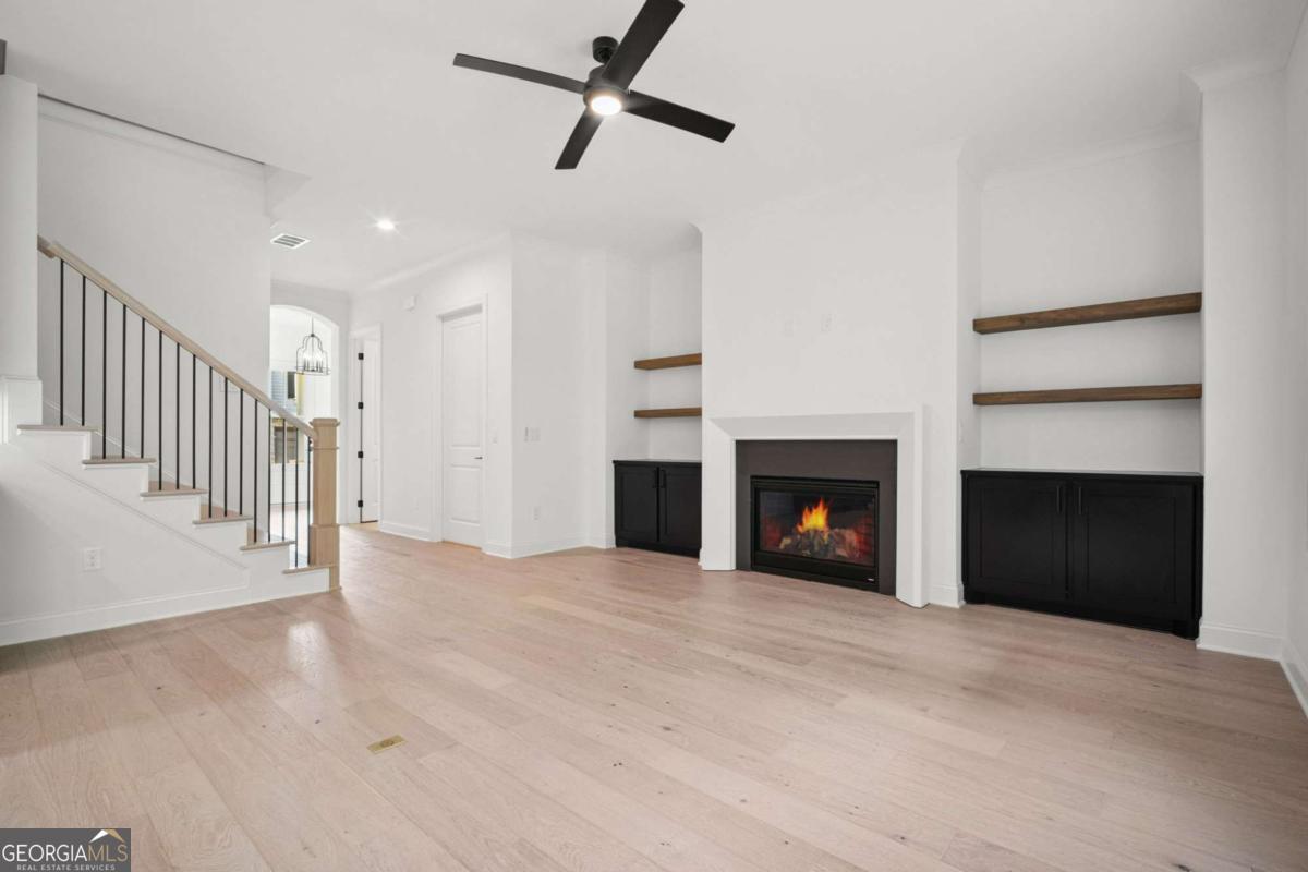 845 Lakemont DR