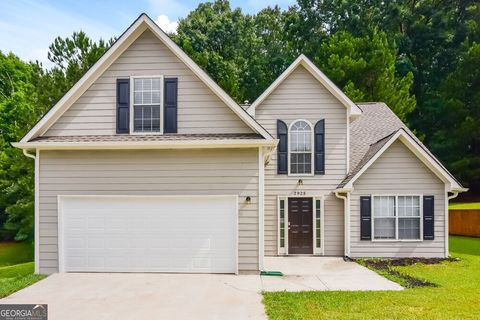 Photo of 2925 Winding Grove Drive, Lithonia, GA 30038 (MLS # 10677502)