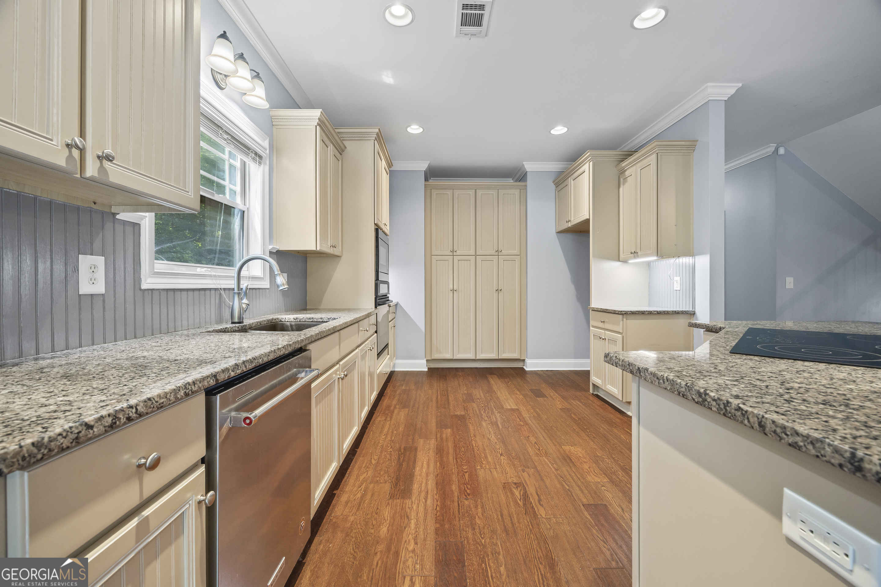 425 Wyndward Point DR