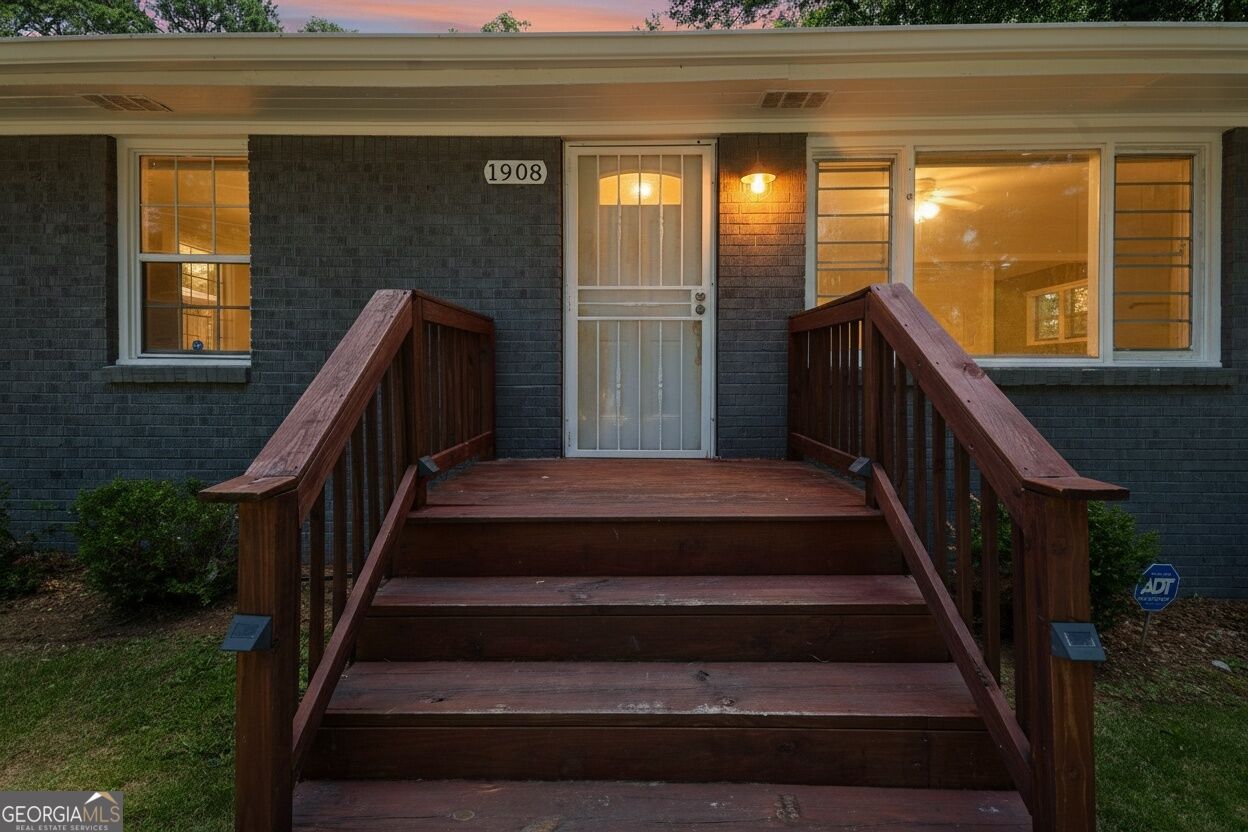 1908 Penelope RD NW