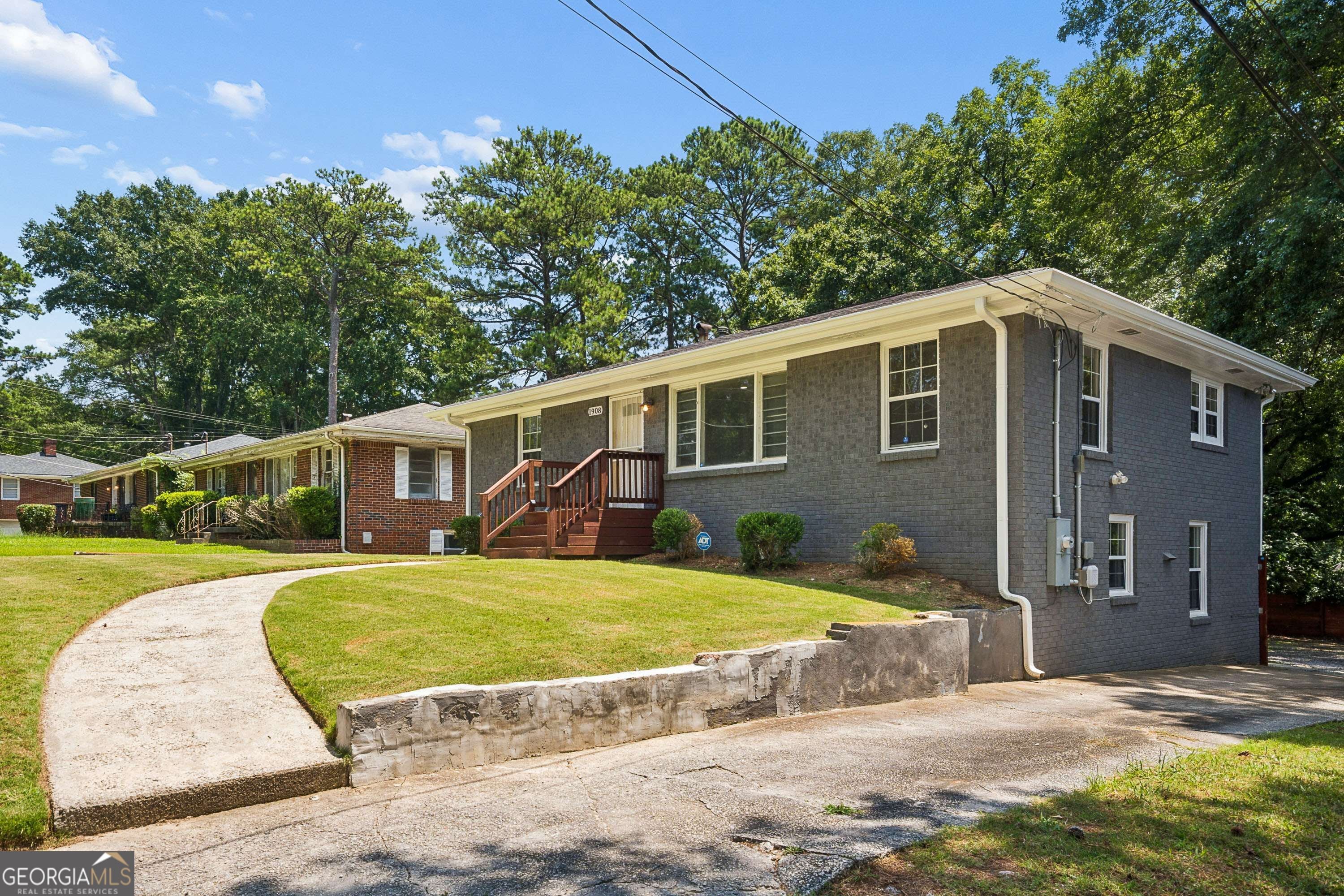 1908 Penelope RD NW