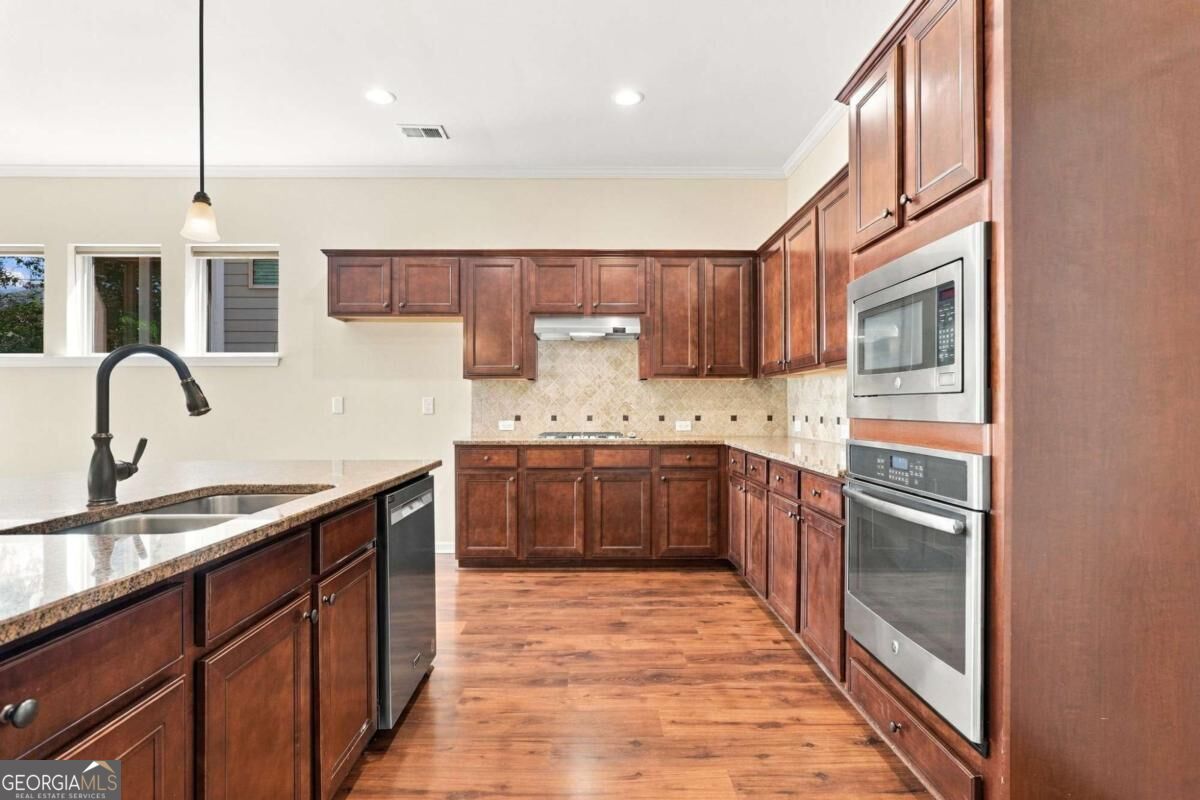 110 Willow Overlook