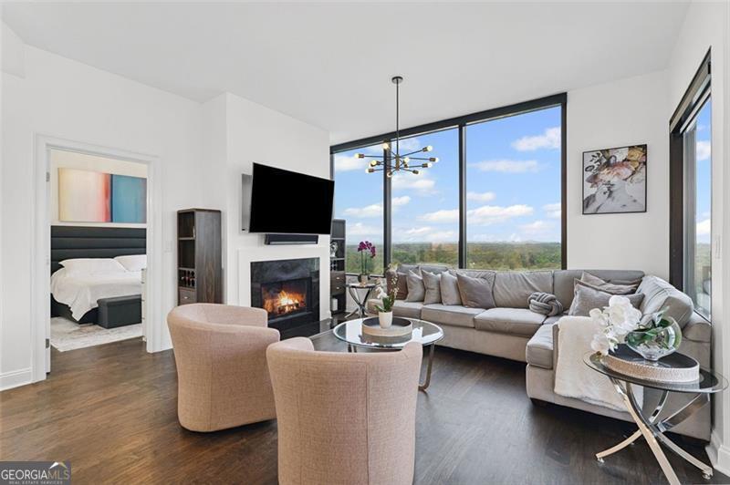 2828 PEACHTREE RD 1704