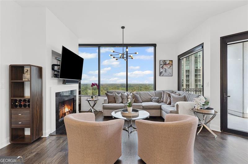2828 PEACHTREE RD 1704