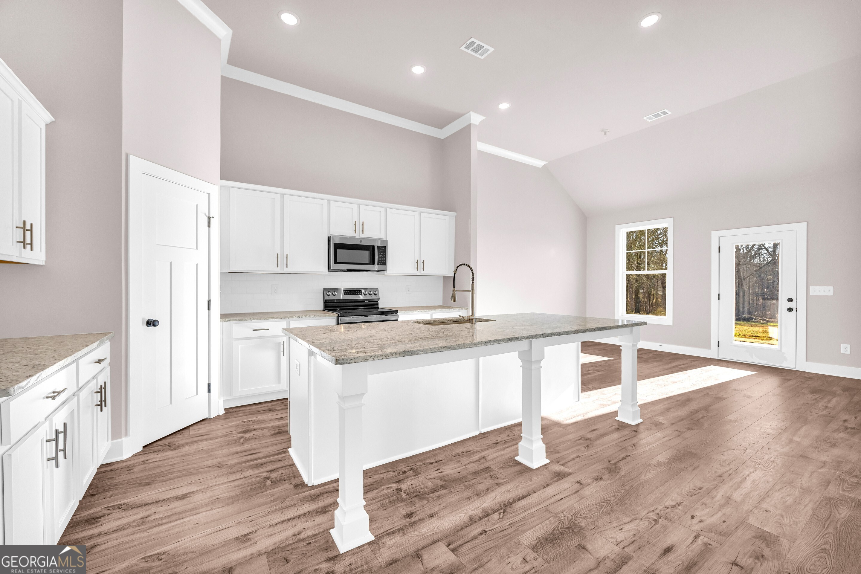 Hartwell, Georgia 30643, United States, 3 Bedrooms Bedrooms, ,3 BathroomsBathrooms,Residential,Active,37361