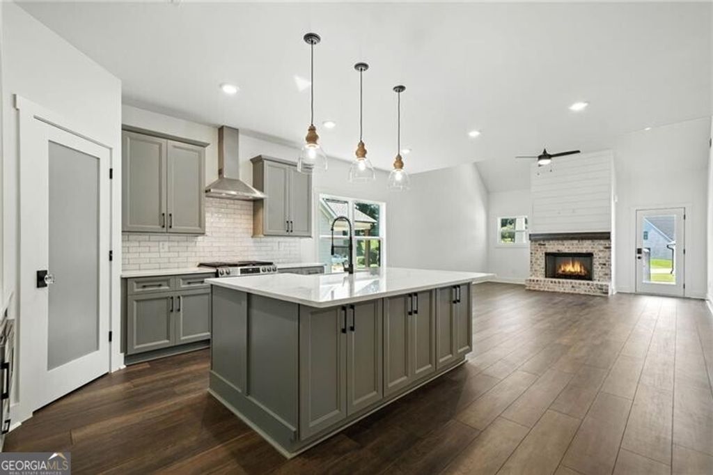 Photo of 44 Puckett Rd Road SE, Emerson, GA 30137 (MLS # 10687482)