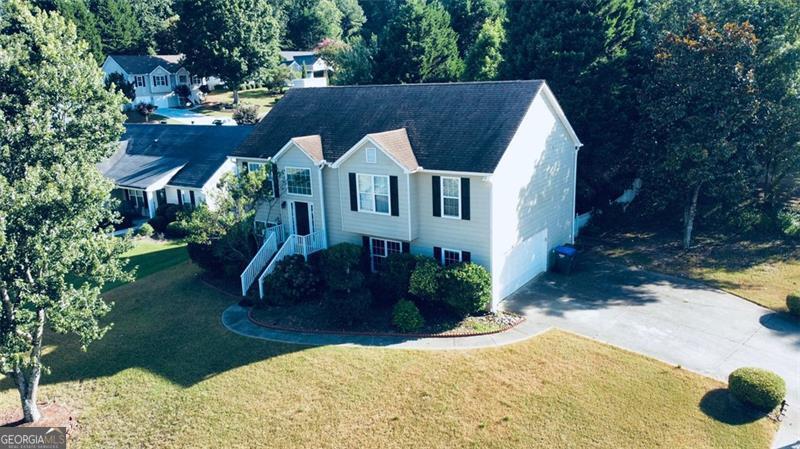 Beautiful house in Riverside walk neighborhood. Beautiful 4/3 split level, minutes to Sugar bowl. Vaulted ceiling, a lot of natural sunlight, long driveway, huge backyard. Newer AC, Roof is 9 years old, siding is 5 years old. Don't hesitate to reach out with any questions