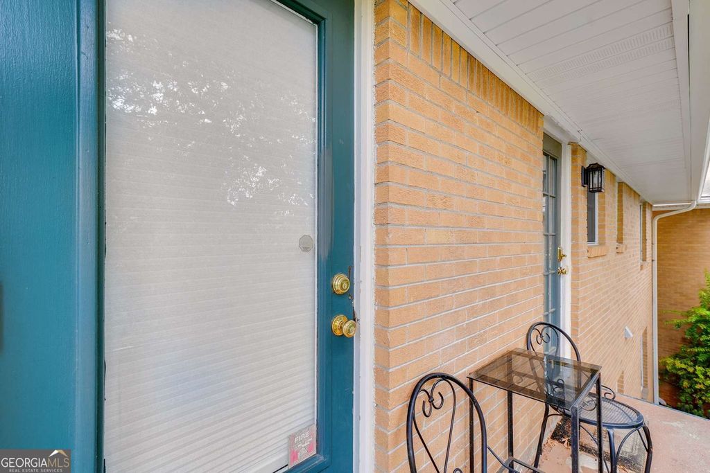 Photo of 3510 Roswell Road NW #M4, Atlanta, GA 30305 (MLS # 10666838)